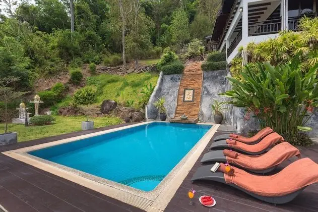6 Bedrooms with Private Pool Villa
