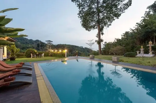 6 Bedrooms with Private Pool Villa