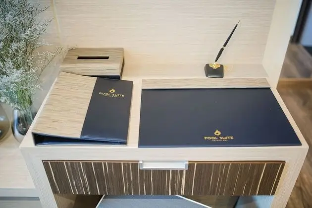 Jacuzzi Suite