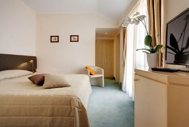 Comfort Tek Büyük veya İki Ayrı Yataklı Oda