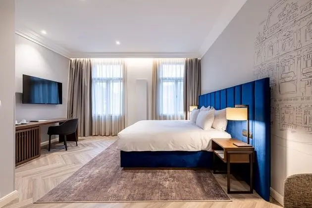 Modern Room forest view (Wellness access)