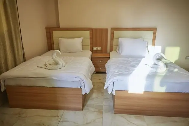 Tek Büyük veya İki Ayrı Yataklı Oda