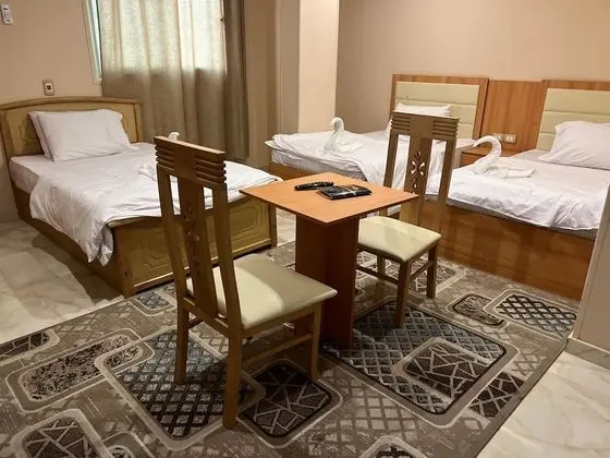 Üç Kişilik Oda