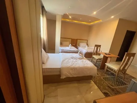 Üç Kişilik Oda