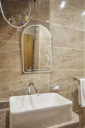 Üç Kişilik Oda