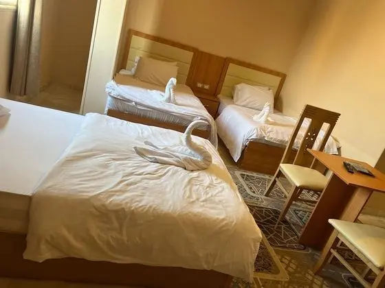 Üç Kişilik Oda