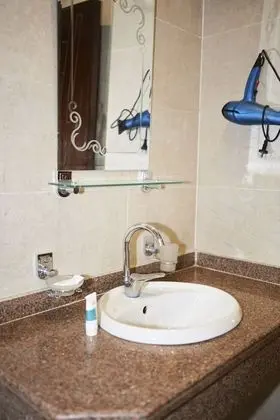 Üç Kişilik Oda
