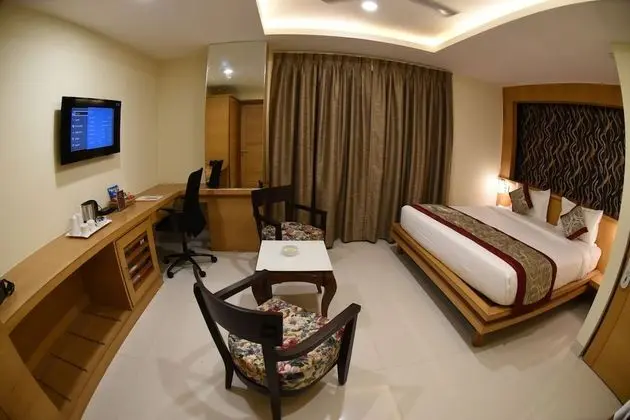 Deluxe Tek Büyük Yataklı Oda, 1 Çift Kişilik Yatak, Şehir Manzaralı