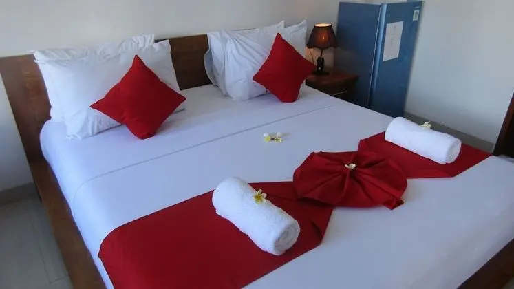 Romantic Tek Büyük Yataklı Oda, 1 Büyük (Queen) Boy Yatak ve Çekyat, Küvet