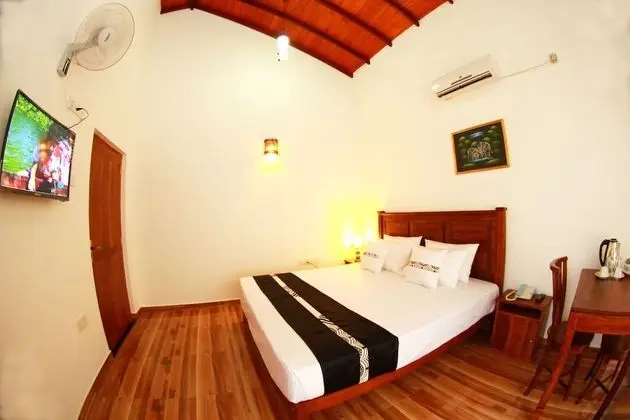 Superior Tek Büyük Yataklı Oda, Balkon, Bahçe Manzaralı