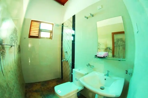 Superior Tek Büyük Yataklı Oda, Balkon, Bahçe Manzaralı