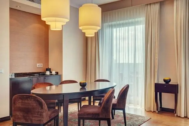 Deluxe Suite, 1 King Bed