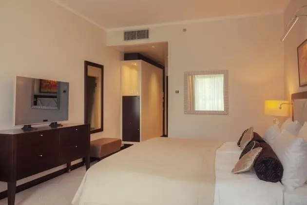 Hill View Guest Room, 1 King Bed