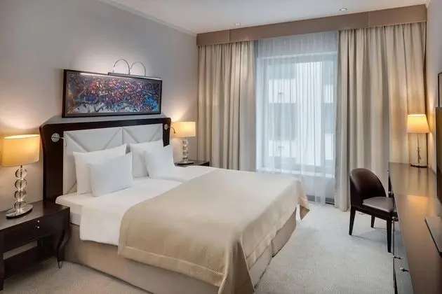 Hill View Guest Room, 1 King Bed