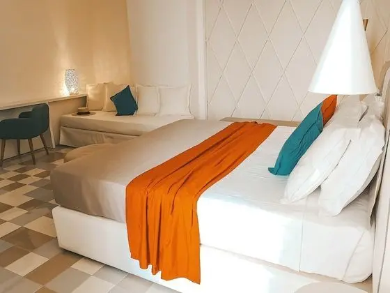 Superior Dört Kişilik Oda, Kısmi Deniz Manzaralı