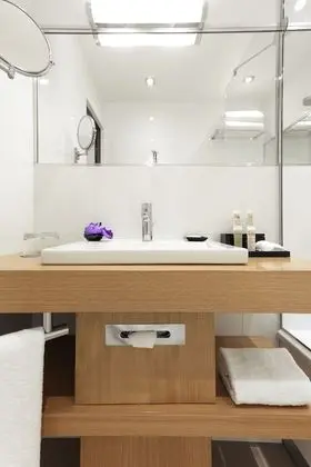Deluxe Tek Büyük Yataklı Oda, 1 Çift Kişilik Yatak, Havuz Manzaralı