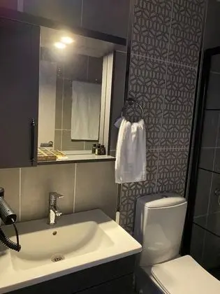 Geniş Aile Odası, Deniz ve Şehir Manzaralı, Balkonsuz