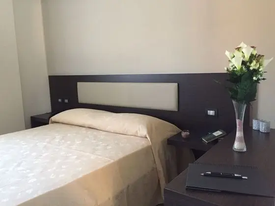 Üç Kişilik Oda, Birden Çok Yatak, Sigara İçilmez