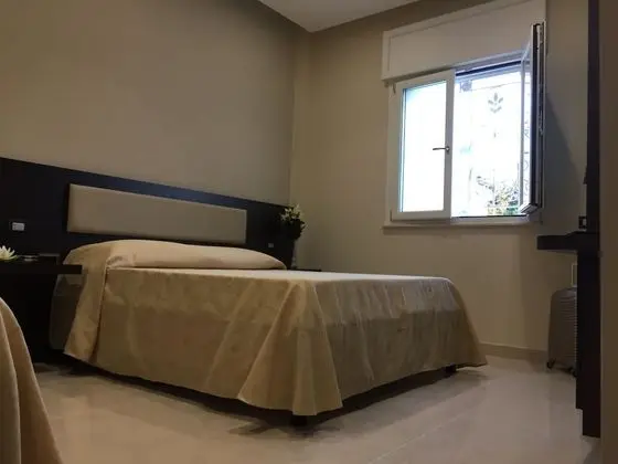 Üç Kişilik Oda, Birden Çok Yatak, Sigara İçilmez