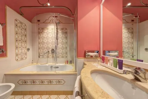 Premier Tek Büyük veya İki Ayrı Yataklı Oda, Balkon, Deniz Manzaralı