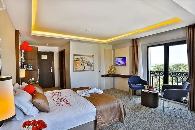 Deluxe Double or Twin Room Sea View