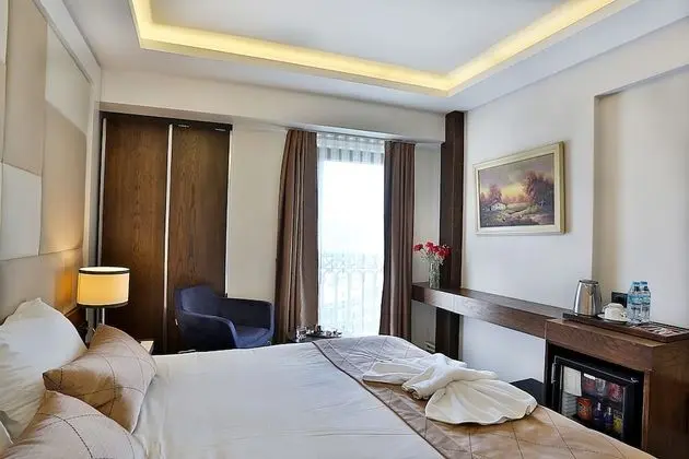 Üç Kişilik Oda