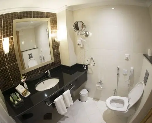 Queen Room with City View