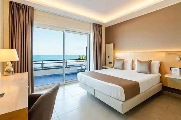 Deluxe Tek Büyük Yataklı Oda, Balkon