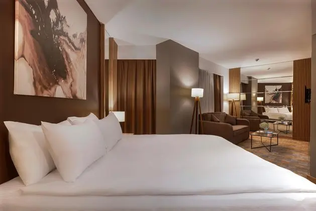 https://images.etstur.com/imgproxy/resize/2560x1440/files/images/hotelImages/etsrooms/514597/Grand_Sapphire_City_Hotel_20260429125243_0.jpg