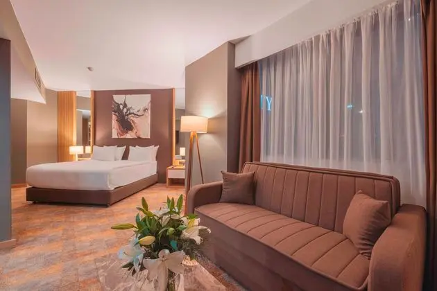 https://images.etstur.com/imgproxy/resize/2560x1440/files/images/hotelImages/etsrooms/514597/Grand_Sapphire_City_Hotel_20260429125245_3.jpg