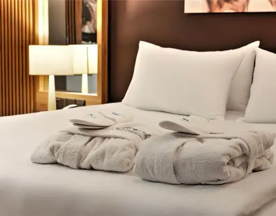 https://images.etstur.com/imgproxy/resize/2560x1440/files/images/hotelImages/etsrooms/514597/Grand_Sapphire_City_Hotel_20260429125246_6.jpg