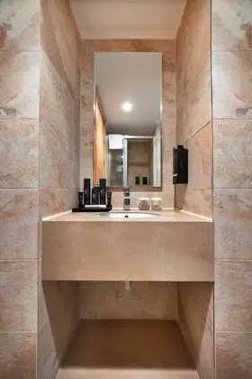 https://images.etstur.com/imgproxy/resize/2560x1440/files/images/hotelImages/etsrooms/514597/Grand_Sapphire_City_Hotel_20260429125013_7.jpg