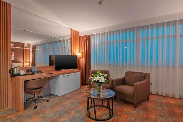 https://images.etstur.com/imgproxy/resize/2560x1440/files/images/hotelImages/etsrooms/514597/Grand_Sapphire_City_Hotel_20260429125547_1.jpg