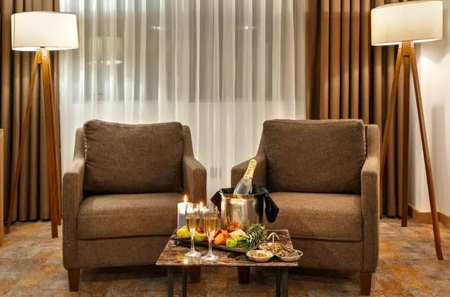 https://images.etstur.com/imgproxy/resize/2560x1440/files/images/hotelImages/etsrooms/514597/Grand_Sapphire_City_Hotel_20260429125548_3.jpg