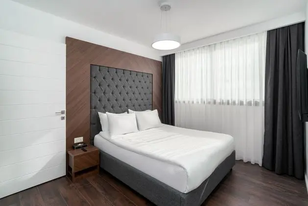 Residene Superior Custom Oda