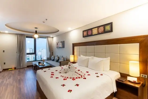 Junior Süit, Balkon, Kısmi Deniz Manzarası