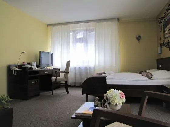 Business Tek Büyük veya İki Ayrı Yataklı Oda