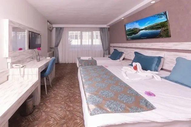 Tek Büyük Yataklı Oda, 1 Çift Kişilik Yatak