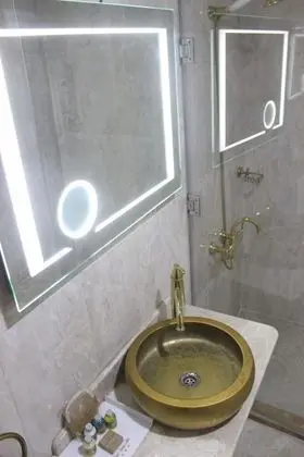 Çift Kişilik, Şehir Manzaralı