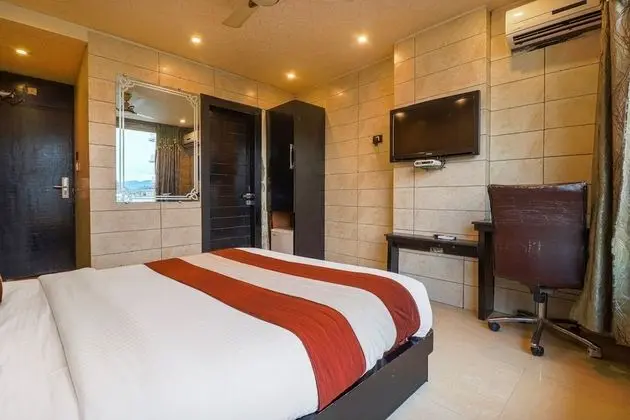 Deluxe Tek Büyük Yataklı Oda, 1 Çift Kişilik Yatak, Engellilere Uygun, Şehir Manzaralı