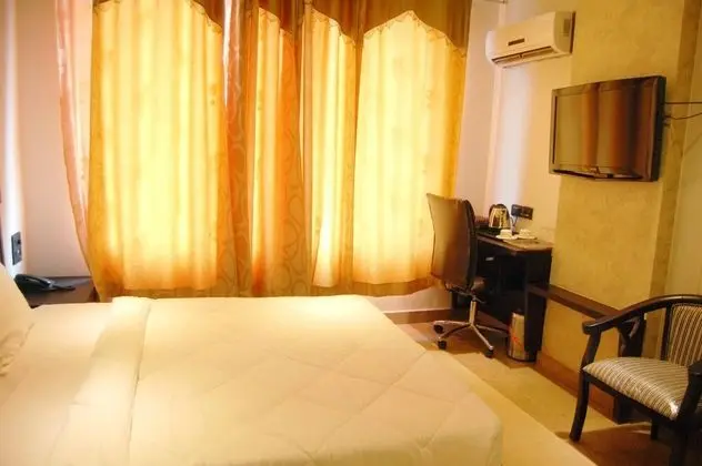 Deluxe Tek Büyük Yataklı Oda, 1 Çift Kişilik Yatak, Engellilere Uygun, Şehir Manzaralı