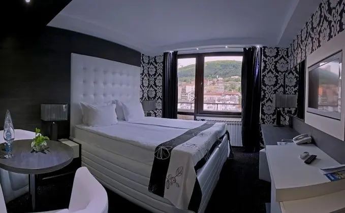 Executive Tek Büyük Yataklı Oda