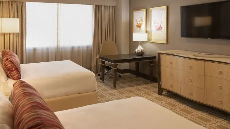 Concierge Queen (Adults 18+ Only)