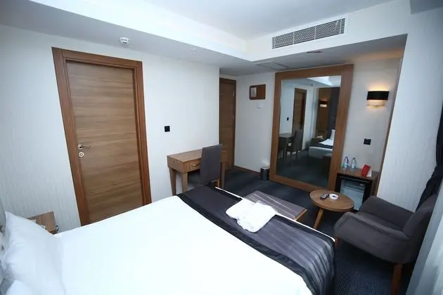 Economy Room