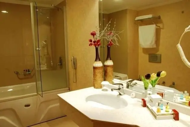 Luxury Oda
