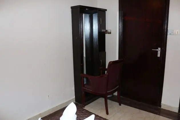 Üç Kişilik Oda