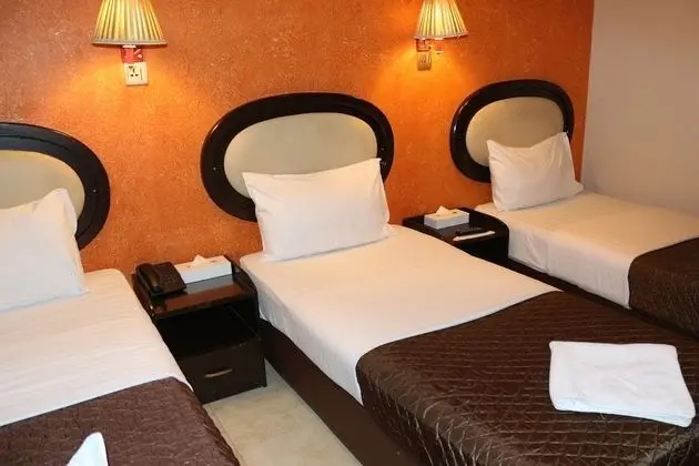Üç Kişilik Oda