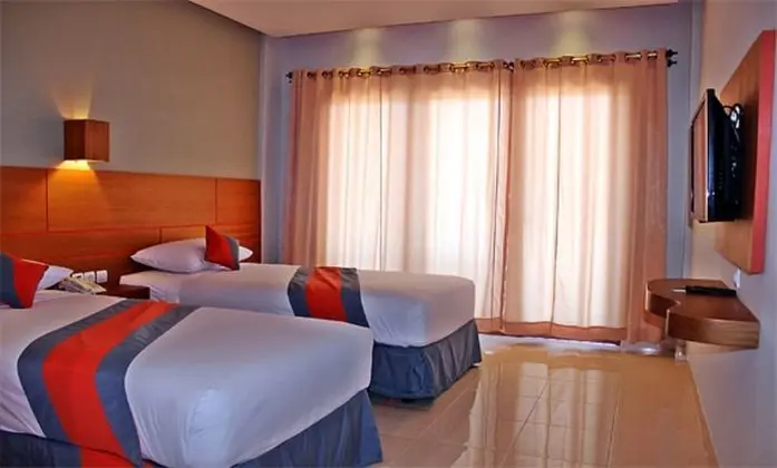 Deluxe Tek Büyük veya İki Ayrı Yataklı Oda, Zemin Kat (Pool Access)