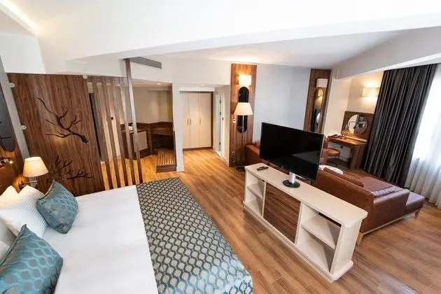 Balkonlu Suite