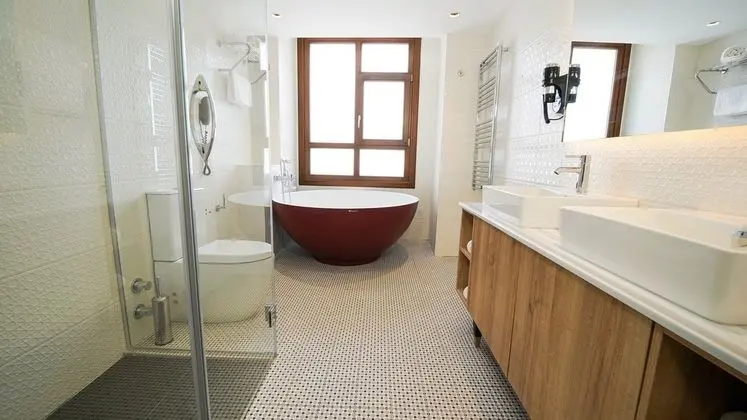 Balkonlu Suite
